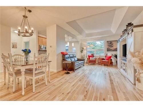 5 Twentyplace Boulevard, Mount Hope, ON - Indoor Photo Showing Dining Room