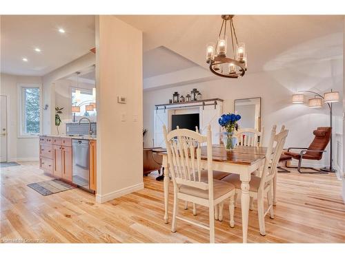 5 Twentyplace Boulevard, Mount Hope, ON - Indoor Photo Showing Dining Room