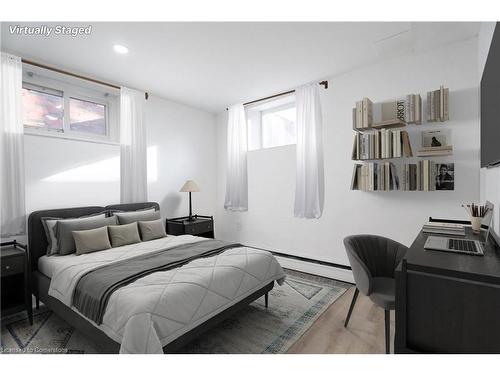 Lower-191 West 2Nd Street, Hamilton, ON - Indoor Photo Showing Bedroom