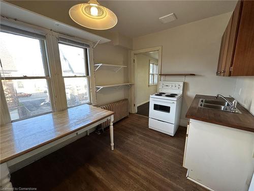 3-119 Holton Avenue S, Hamilton, ON - Indoor Photo Showing Kitchen With Double Sink