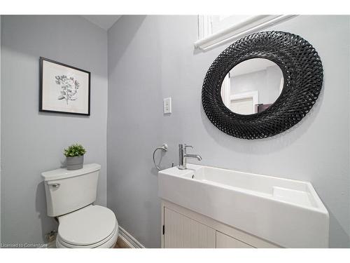 17 Kinrade Avenue, Hamilton, ON - Indoor Photo Showing Bathroom