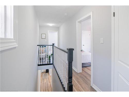 17 Kinrade Avenue, Hamilton, ON - Indoor Photo Showing Other Room