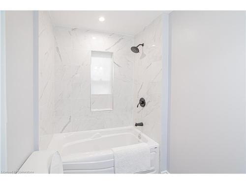 17 Kinrade Avenue, Hamilton, ON - Indoor Photo Showing Bathroom