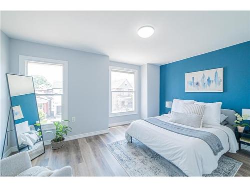 17 Kinrade Avenue, Hamilton, ON - Indoor Photo Showing Bedroom