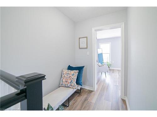 17 Kinrade Avenue, Hamilton, ON - Indoor Photo Showing Other Room