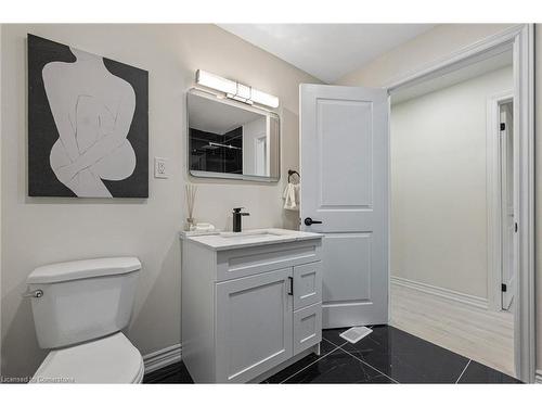 5122 Jepson Street, Niagara Falls, ON - Indoor Photo Showing Bathroom