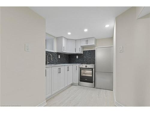 5122 Jepson Street, Niagara Falls, ON - Indoor Photo Showing Kitchen