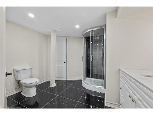 5122 Jepson Street, Niagara Falls, ON - Indoor Photo Showing Bathroom