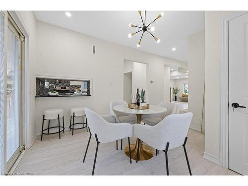 5122 Jepson Street, Niagara Falls, ON - Indoor Photo Showing Dining Room