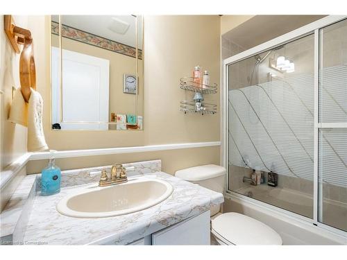 64-5475 Lakeshore Road, Burlington, ON - Indoor Photo Showing Bathroom