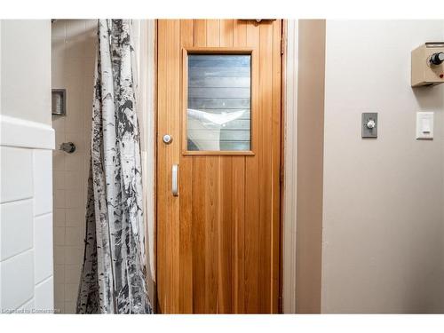 64-5475 Lakeshore Road, Burlington, ON - Indoor Photo Showing Other Room