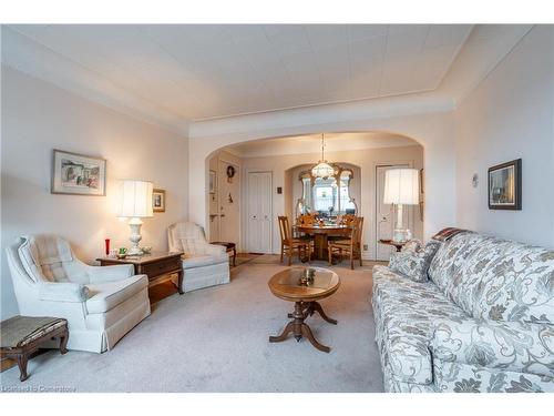 407C-5 East 36Th Street, Hamilton, ON - Indoor Photo Showing Living Room