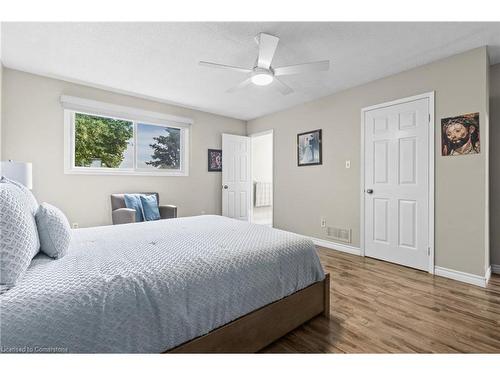 28-14 Derby Street, Hamilton, ON - Indoor Photo Showing Bedroom