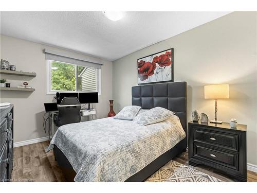 28-14 Derby Street, Hamilton, ON - Indoor Photo Showing Bedroom