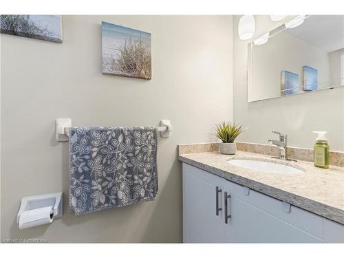 28-14 Derby Street, Hamilton, ON - Indoor Photo Showing Bathroom