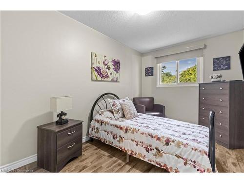 28-14 Derby Street, Hamilton, ON - Indoor Photo Showing Bedroom