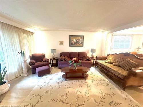 151 Homeside Avenue, Hamilton, ON - Indoor Photo Showing Living Room