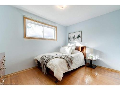 146 West 3Rd Street, Hamilton, ON - Indoor Photo Showing Bedroom