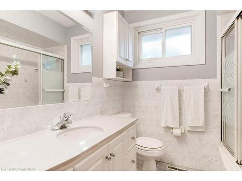 146 West 3Rd Street, Hamilton, ON - Indoor Photo Showing Bathroom