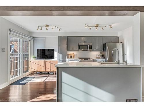 1806 Hobson Drive, Burlington, ON - Indoor Photo Showing Kitchen