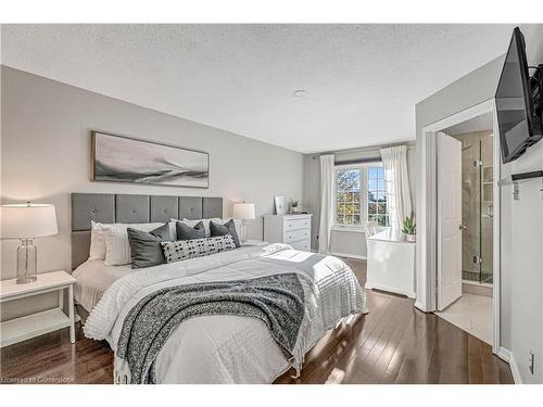 1806 Hobson Drive, Burlington, ON - Indoor Photo Showing Bedroom