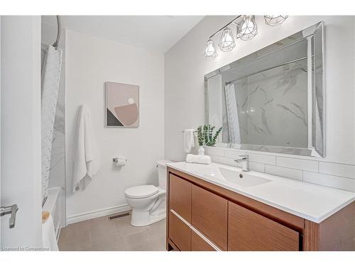 1806 Hobson Drive, Burlington, ON - Indoor Photo Showing Bathroom