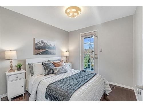 1806 Hobson Drive, Burlington, ON - Indoor Photo Showing Bedroom