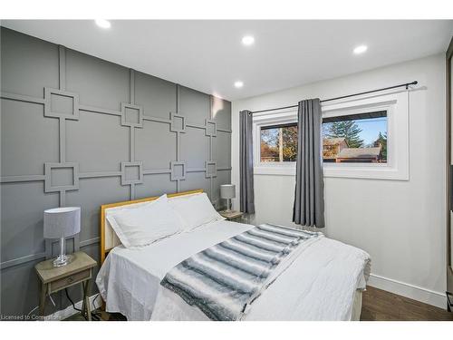 15 Andres Street, Virgil, ON - Indoor Photo Showing Bedroom