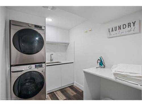 15 Andres Street, Virgil, ON - Indoor Photo Showing Laundry Room