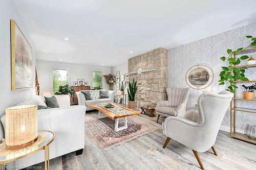 1229 Valens Road S, Flamborough, ON - Indoor Photo Showing Living Room