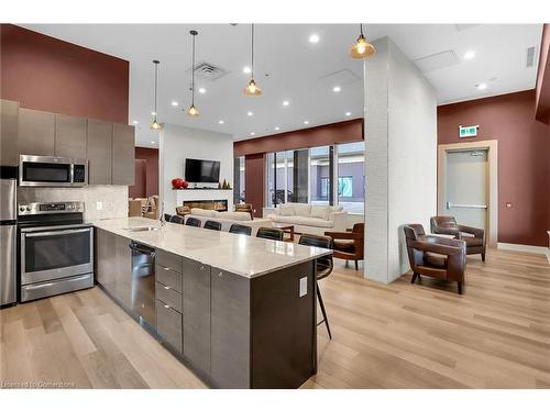 614-550 North Service Road, Grimsby, ON - Indoor Photo Showing Kitchen With Stainless Steel Kitchen With Upgraded Kitchen