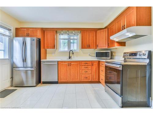 214 Silverbirch Boulevard, Mount Hope, ON - Indoor Photo Showing Kitchen