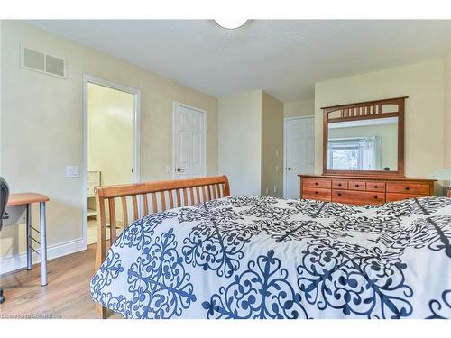 214 Silverbirch Boulevard, Mount Hope, ON - Indoor Photo Showing Bedroom