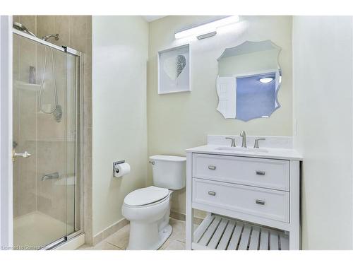 214 Silverbirch Boulevard, Mount Hope, ON - Indoor Photo Showing Bathroom