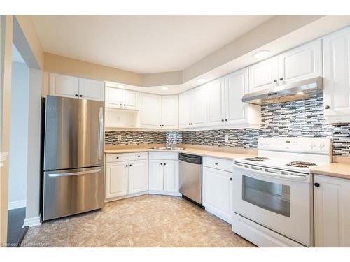 306B-1061 Vansickle Road N, St. Catharines, ON - Indoor Photo Showing Kitchen