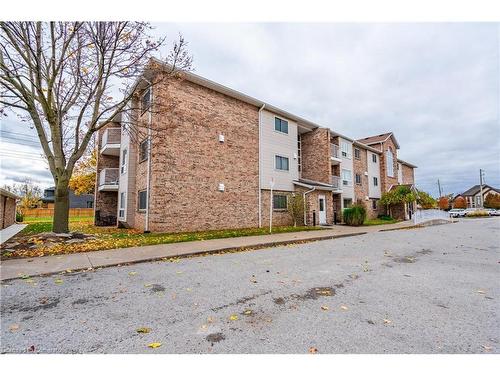 306B-1061 Vansickle Road N, St. Catharines, ON - Outdoor With Facade