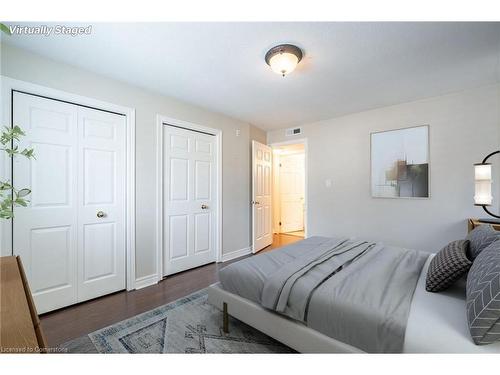 306B-1061 Vansickle Road N, St. Catharines, ON - Indoor Photo Showing Bedroom