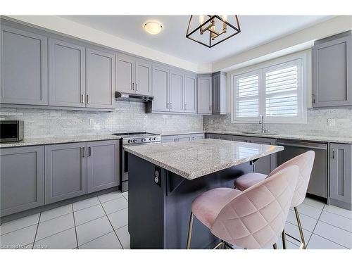 3334 Erasmum Street, Oakville, ON - Indoor Photo Showing Kitchen With Upgraded Kitchen