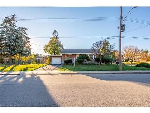 130 Kings Forest Drive, Hamilton, ON - Outdoor