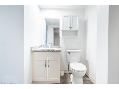 130 Kings Forest Drive, Hamilton, ON - Indoor Photo Showing Bathroom