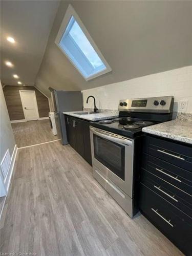 4-526 King Street E, Hamilton, ON - Indoor Photo Showing Kitchen