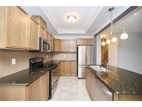 32 Serena Crescent, Stoney Creek, ON - Indoor Photo Showing Kitchen With Double Sink