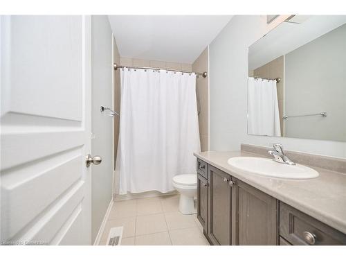 32 Serena Crescent, Stoney Creek, ON - Indoor Photo Showing Bathroom