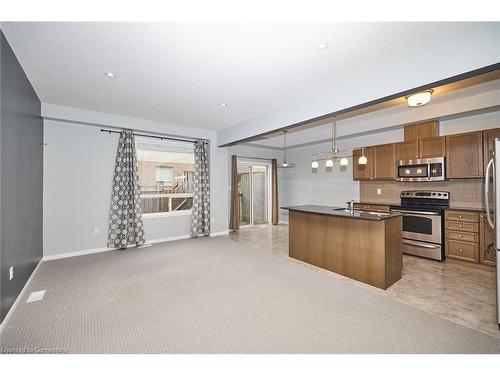 32 Serena Crescent, Stoney Creek, ON - Indoor Photo Showing Kitchen