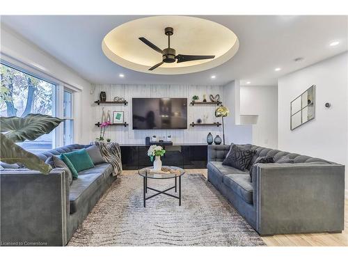 55 Deschene Avenue, Hamilton, ON - Indoor Photo Showing Living Room