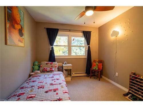 19 8Th Concession Road E, Freelton, ON - Indoor Photo Showing Bedroom