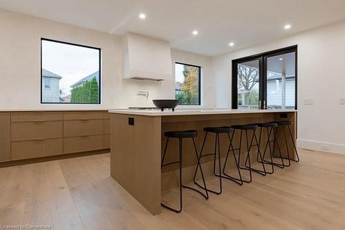 504 Winona Road, Stoney Creek, ON - Indoor Photo Showing Kitchen