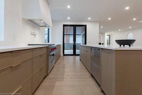 504 Winona Road, Stoney Creek, ON - Indoor Photo Showing Kitchen