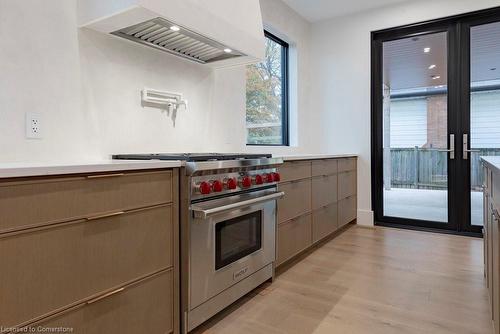 504 Winona Road, Stoney Creek, ON - Indoor Photo Showing Kitchen