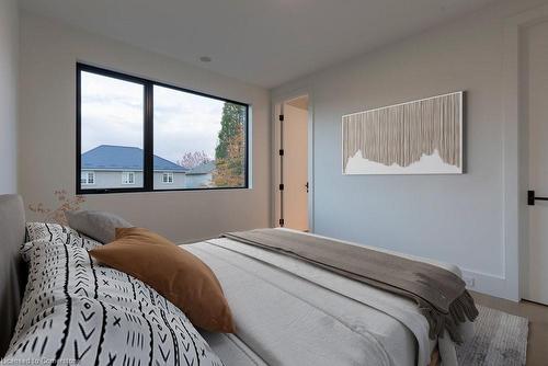 504 Winona Road, Stoney Creek, ON - Indoor Photo Showing Bedroom